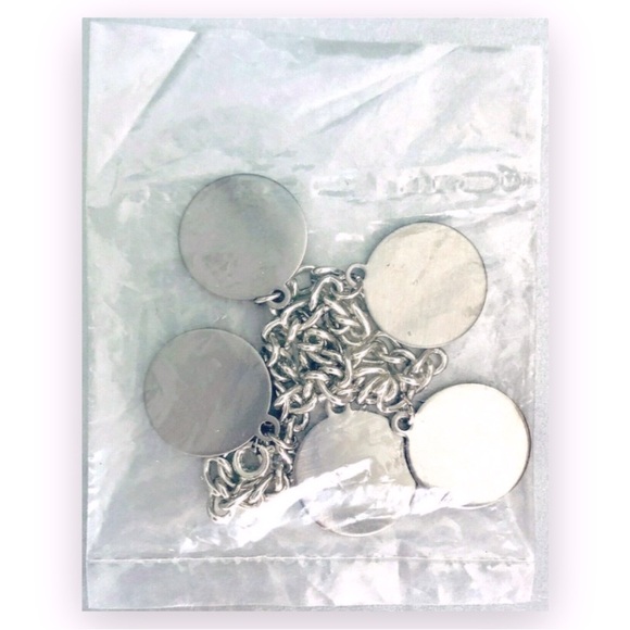 🆕 MADONNA ~ CHARM BRACELET ~ CONFESSIONS TOUR 2006 Official Concert Merchandise - Picture 3 of 3